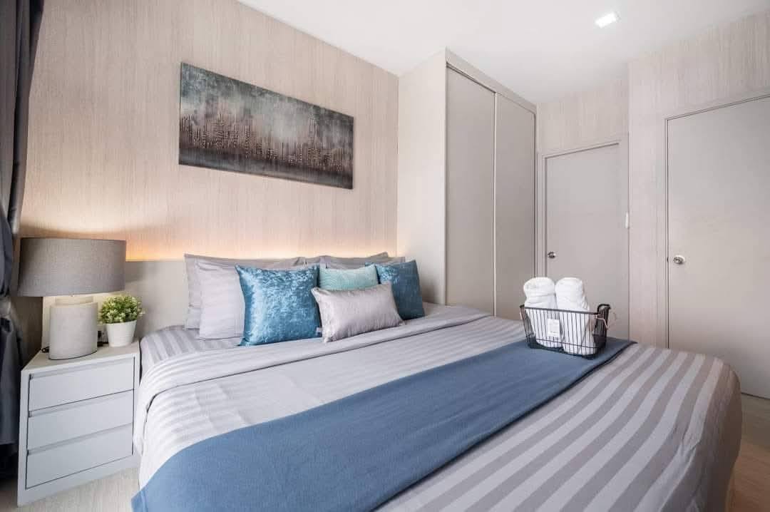 Modern 2-bedroom condo for sale at Life Sukhumvit 48. Fully furnished, prime location near BTS Phra Khanong. Sale price: 4.81 million THB, transfer fee 50/50.