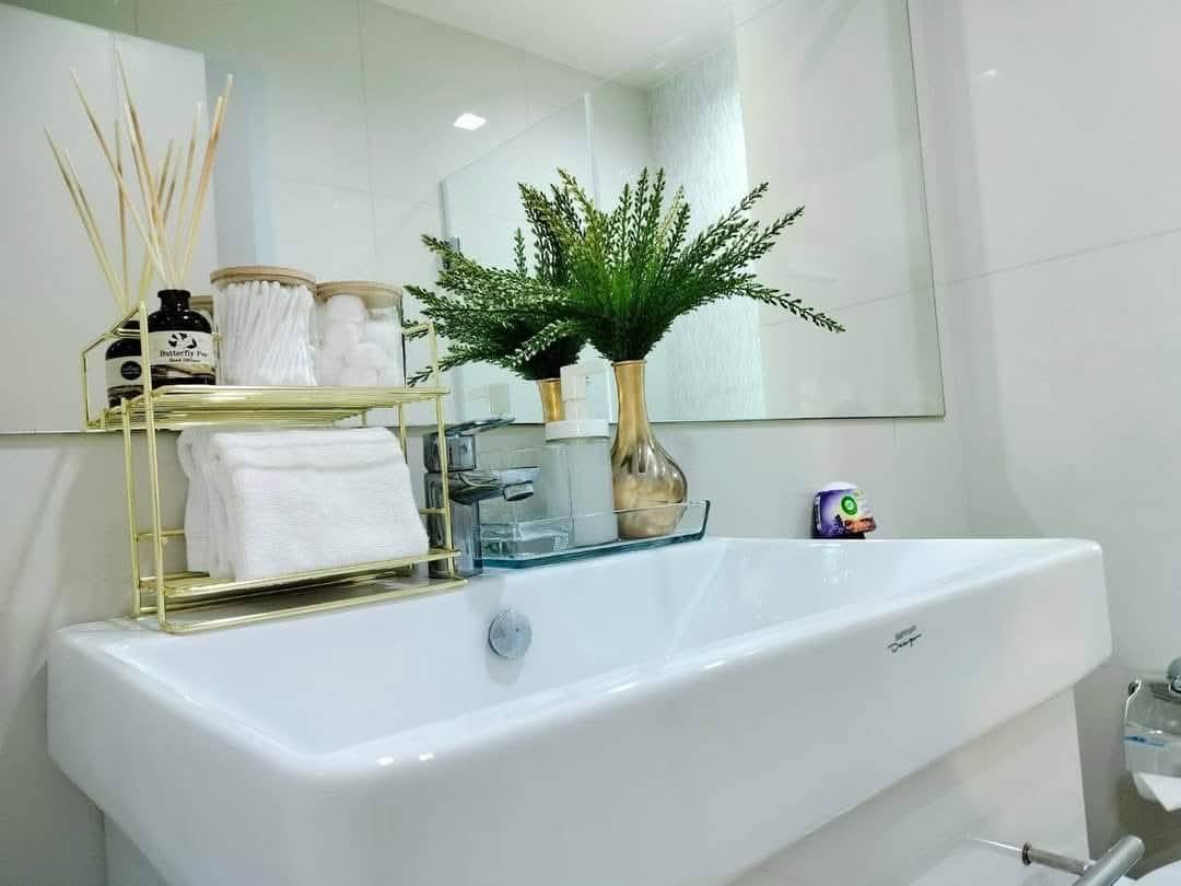 Modern 2-bedroom condo for sale at Life Sukhumvit 48. Fully furnished, prime location near BTS Phra Khanong. Sale price: 4.81 million THB, transfer fee 50/50.