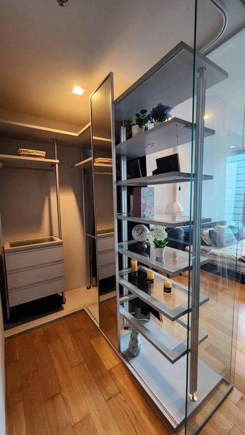 Luxury 2-bed, 2-bath duplex 86 sqm condo at Keyne by Sansiri, next to BTS Thonglor. High floor, fully furnished. For rent ฿58,000/month. Contact us today!