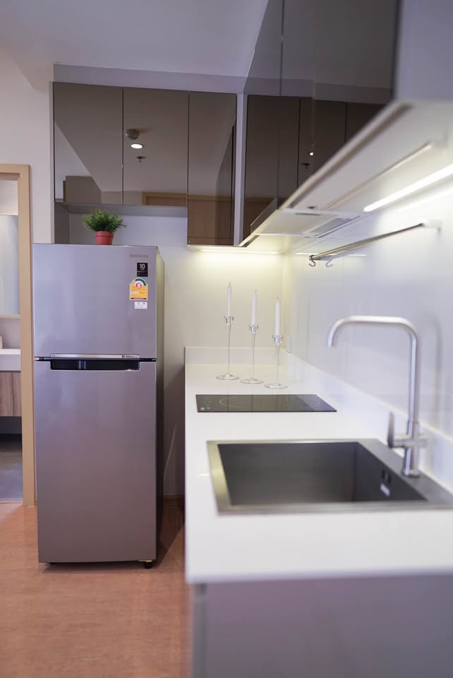 Pet-friendly 1-bed, 1-bath 35 sqm condo at MARU Ekkamai 2, corner unit, fully furnished. Just 450m from BTS Ekkamai. Contact us today for more details!