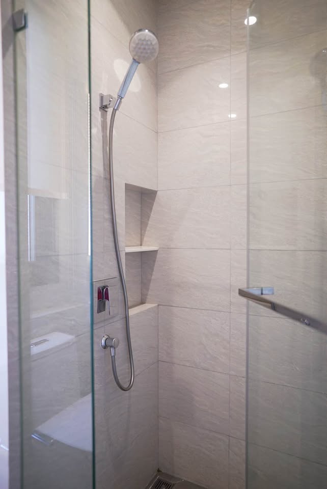 Pet-friendly 1-bed, 1-bath 35 sqm condo at MARU Ekkamai 2, corner unit, fully furnished. Just 450m from BTS Ekkamai. Contact us today for more details!