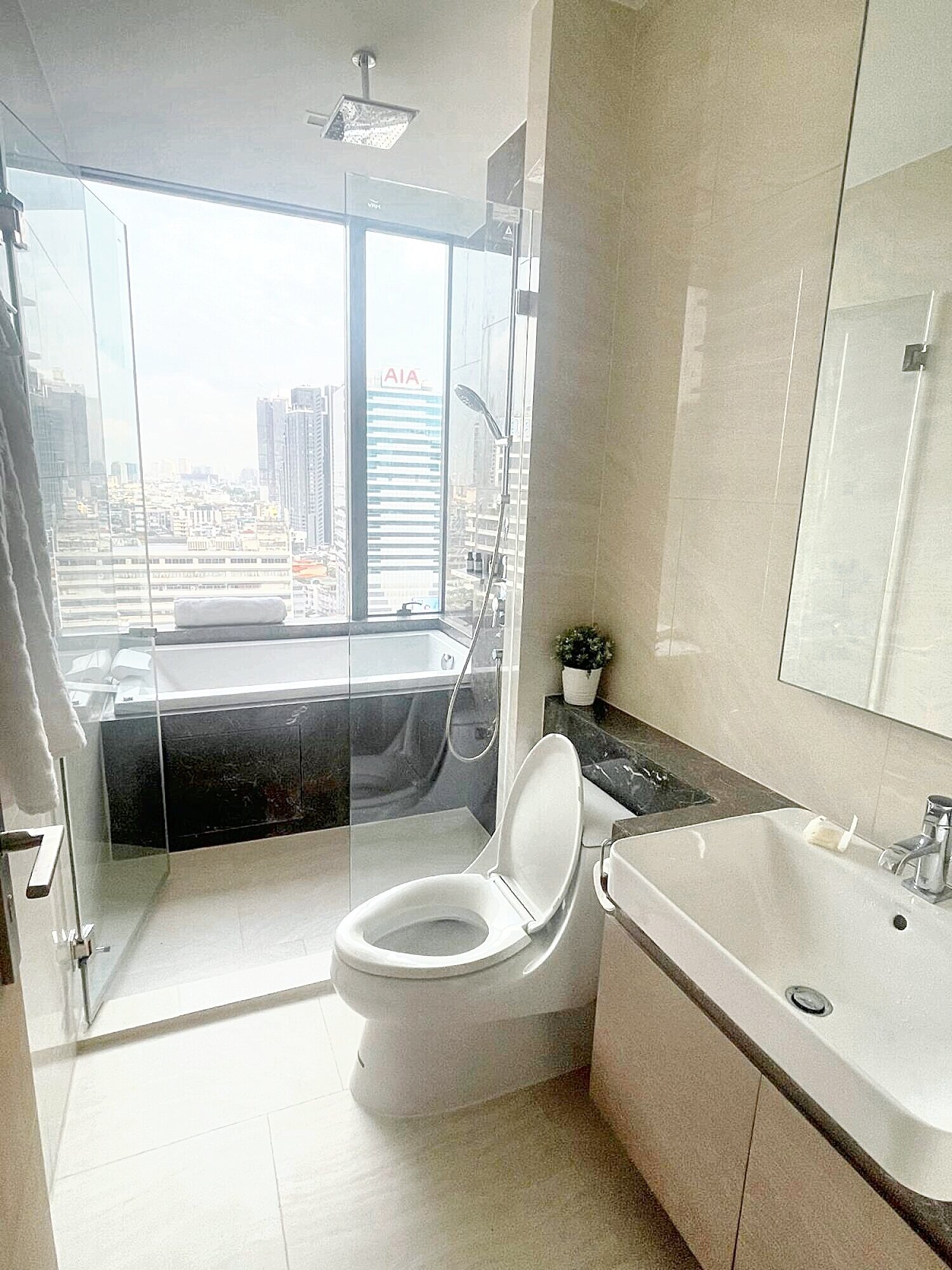 Luxury 2-bed, 2-bath condo for rent at Ashton Silom, 75 sqm, high floor, stunning city views. Prime CBD location near BTS & MRT. Rent: 83,000 THB/month.