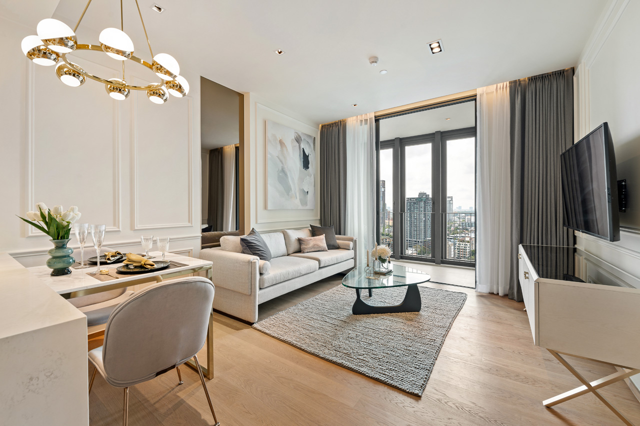 Luxury 1-bed, 1-bath condo for rent (67,500 THB/month) or sale (18.3M THB) at BEATNIQ Sukhumvit 32. High floor, city views, top-tier facilities. Near BTS Thonglor.