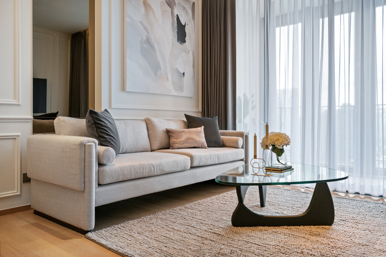 Luxury 1-bed, 1-bath condo for rent (67,500 THB/month) or sale (18.3M THB) at BEATNIQ Sukhumvit 32. High floor, city views, top-tier facilities. Near BTS Thonglor.