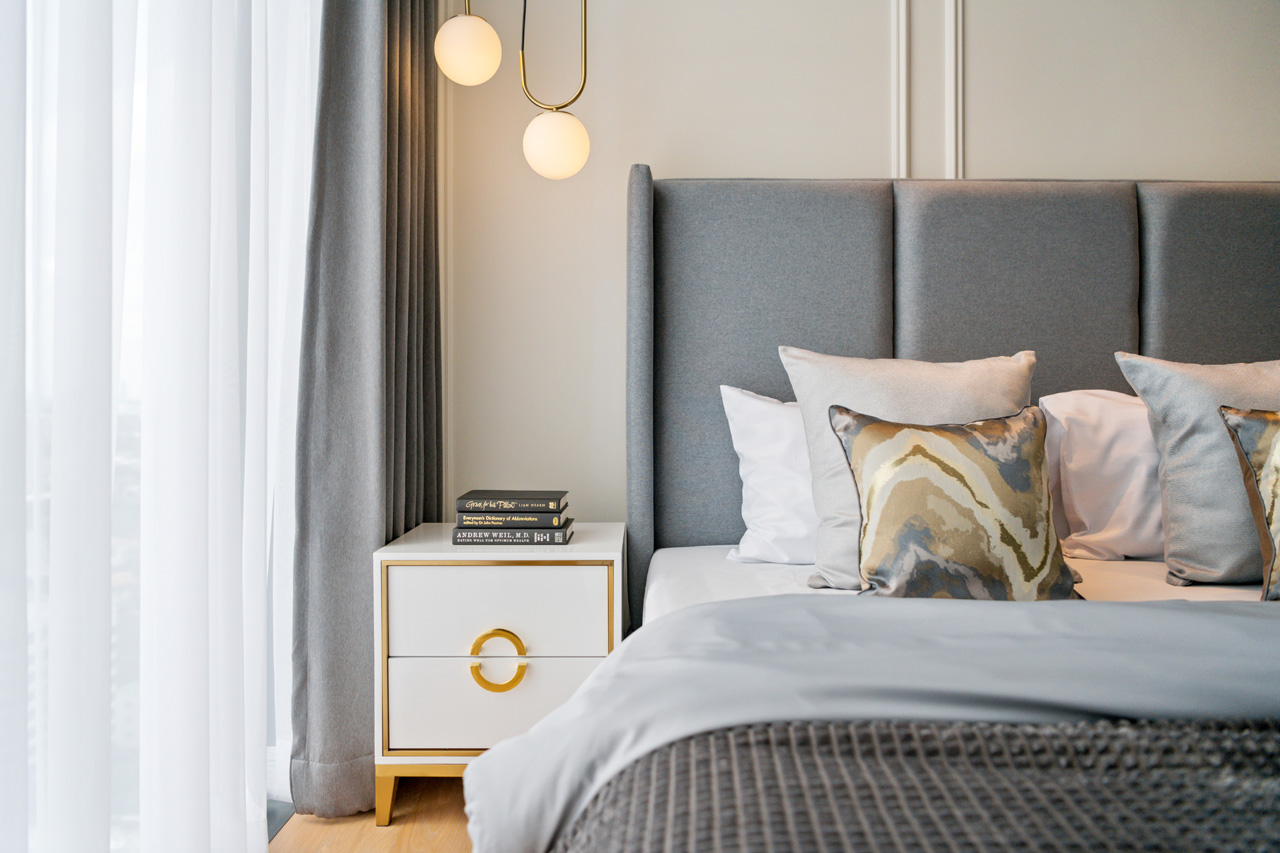 Luxury 1-bed, 1-bath condo for rent (67,500 THB/month) or sale (18.3M THB) at BEATNIQ Sukhumvit 32. High floor, city views, top-tier facilities. Near BTS Thonglor.