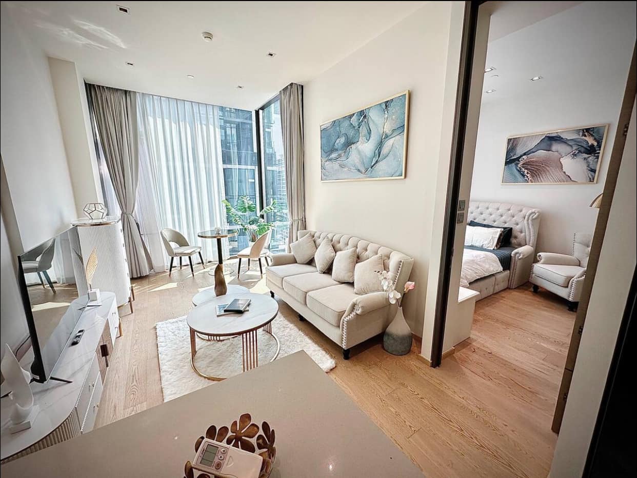Luxury 1-bed condo for rent at 28 Chidlom (45 sqm). Prime location near Central World. Infinity pool, gym, sauna. Rent from 68,000 THB/month.