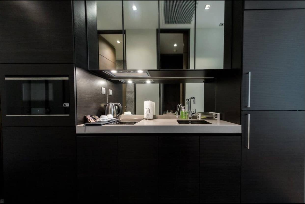 Luxury 1-bed condo for rent at 28 Chidlom (45 sqm). Prime location near Central World. Infinity pool, gym, sauna. Rent from 68,000 THB/month.