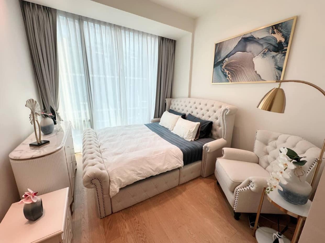 Luxury 1-bed condo for rent at 28 Chidlom (45 sqm). Prime location near Central World. Infinity pool, gym, sauna. Rent from 68,000 THB/month.
