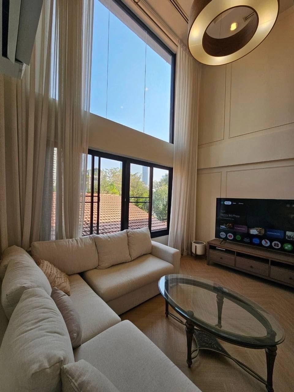 Spacious 3-Bedroom Townhome for Rent in Sukhumvit 49 – Ideal for Families or Home Office