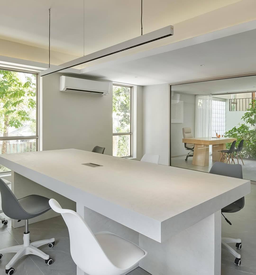 Fully furnished 500 sqm home office in Phahon Yothin-Ratchadapisek for sale at 29MB or rent at 170,000 THB. Prime location, ready to move in.