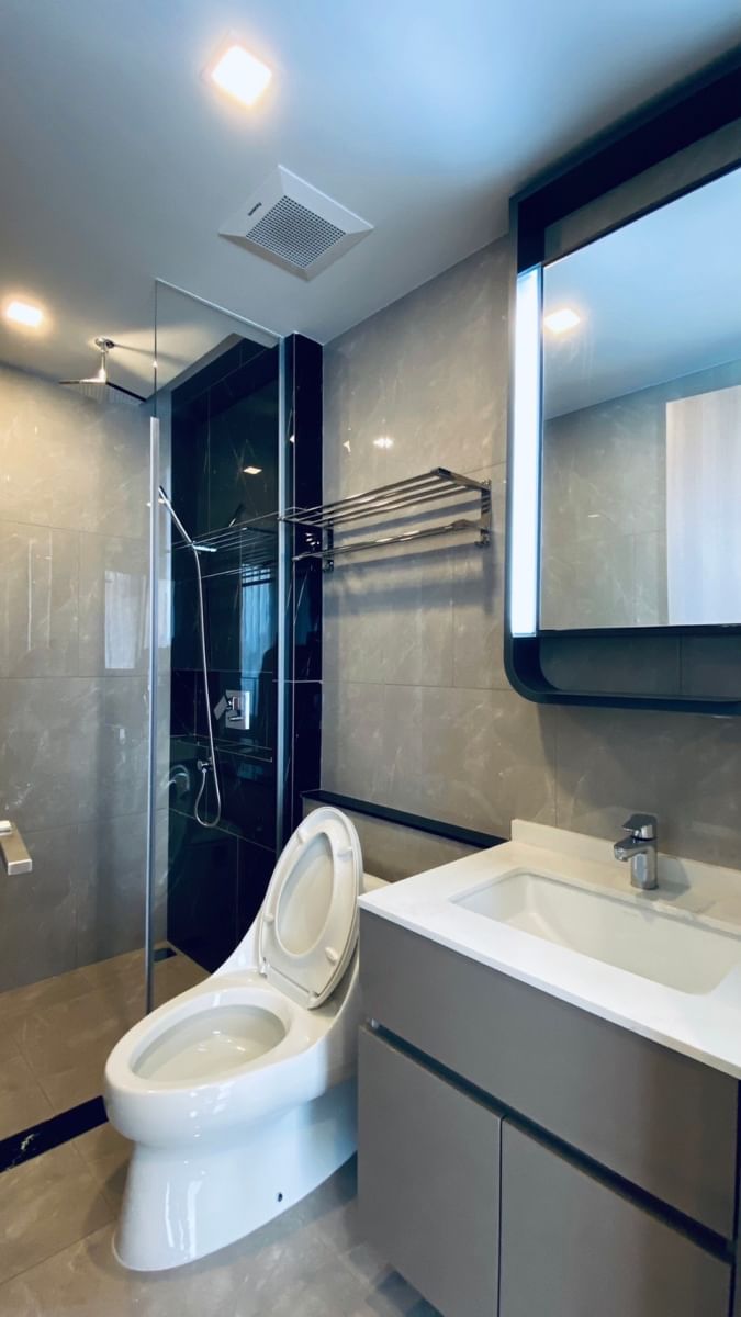 1-Bed 1-Bath 35.5 sqm condo at One9Five Asoke-Rama 9 for rent at 27,000 THB/month. Fully furnished, great facilities, 350m from MRT Phra Ram 9.