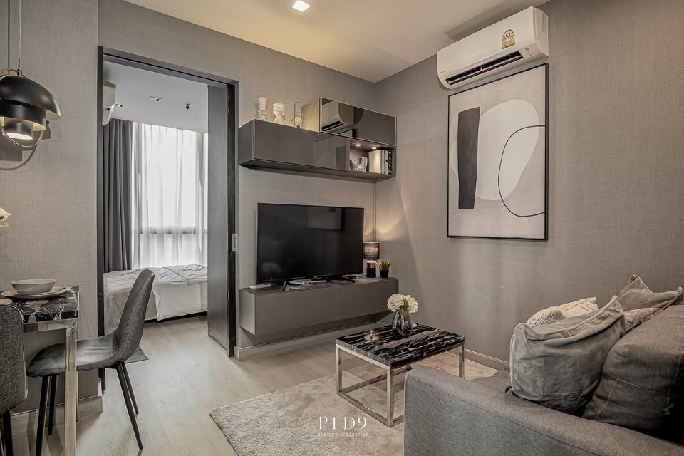 Stunning 1-Bedroom, 1-Bathroom condo in Wish Signature Midtown Siam. 26.65 sqm, modern style, ready to move in. For Sale 4.65M THB or Rent 22K/month.