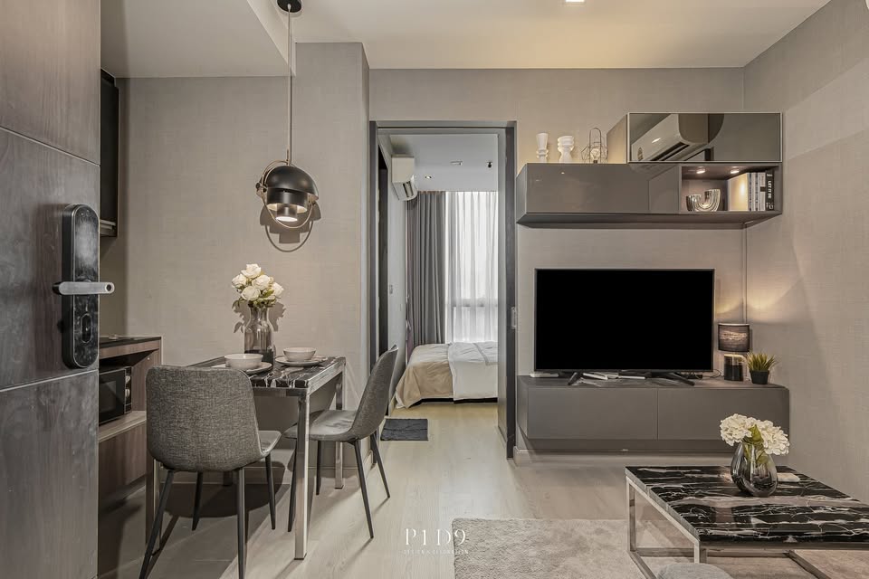 Stunning 1-Bedroom, 1-Bathroom condo in Wish Signature Midtown Siam. 26.65 sqm, modern style, ready to move in. For Sale 4.65M THB or Rent 22K/month.