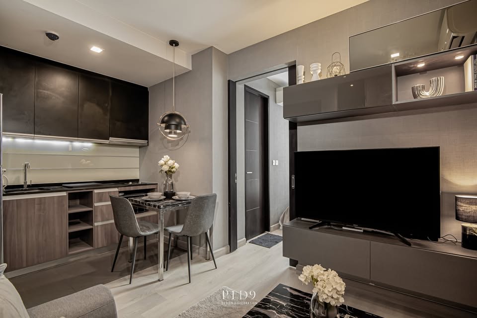 Stunning 1-Bedroom, 1-Bathroom condo in Wish Signature Midtown Siam. 26.65 sqm, modern style, ready to move in. For Sale 4.65M THB or Rent 22K/month.