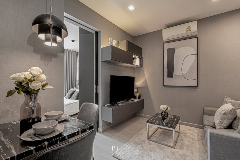 Stunning 1-Bedroom, 1-Bathroom condo in Wish Signature Midtown Siam. 26.65 sqm, modern style, ready to move in. For Sale 4.65M THB or Rent 22K/month.