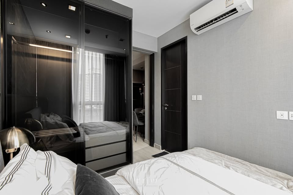 Stunning 1-Bedroom, 1-Bathroom condo in Wish Signature Midtown Siam. 26.65 sqm, modern style, ready to move in. For Sale 4.65M THB or Rent 22K/month.