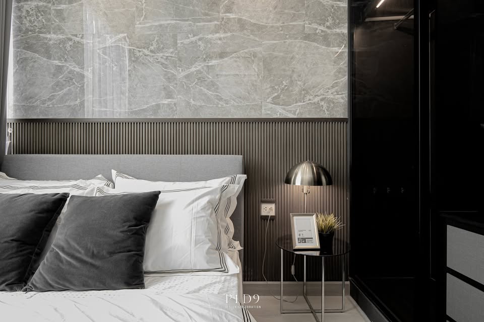 Stunning 1-Bedroom, 1-Bathroom condo in Wish Signature Midtown Siam. 26.65 sqm, modern style, ready to move in. For Sale 4.65M THB or Rent 22K/month.