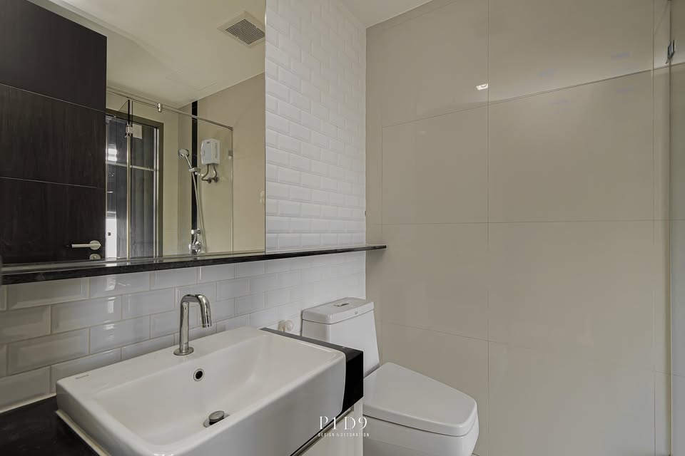 Stunning 1-Bedroom, 1-Bathroom condo in Wish Signature Midtown Siam. 26.65 sqm, modern style, ready to move in. For Sale 4.65M THB or Rent 22K/month.