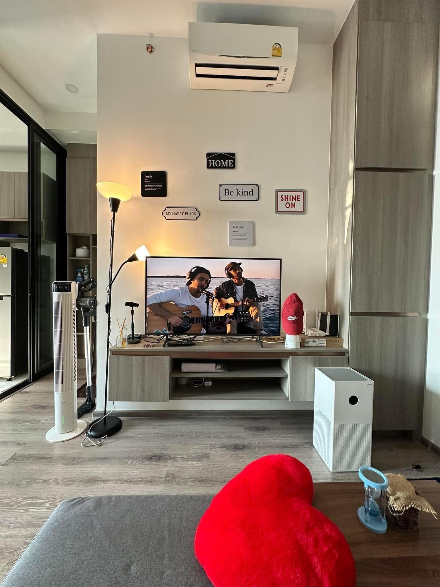 Modern 1-bedroom 1-bathroom 28 sqm condo at Knightsbridge Prime Onnut for rent or sale. High floor, fully furnished, near BTS Onnut, ready April 2025.