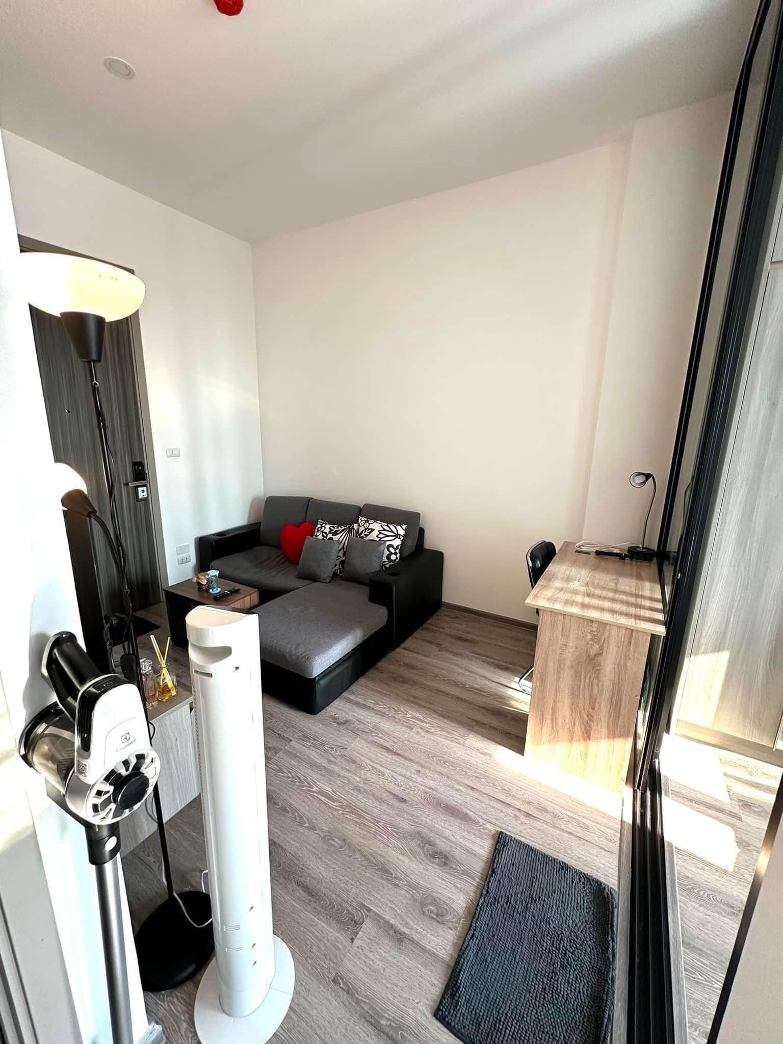 Modern 1-bedroom 1-bathroom 28 sqm condo at Knightsbridge Prime Onnut for rent or sale. High floor, fully furnished, near BTS Onnut, ready April 2025.
