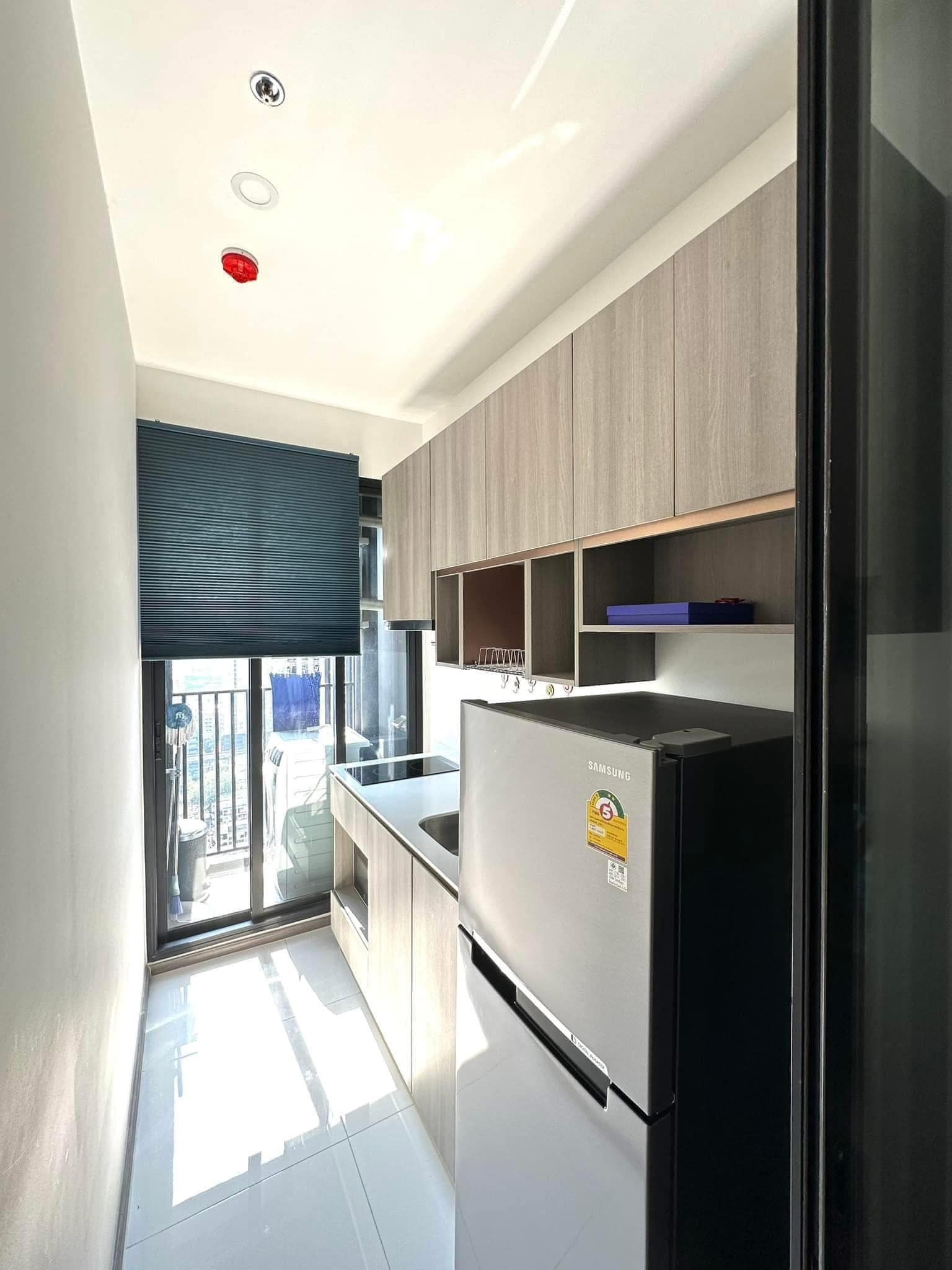 Modern 1-bedroom 1-bathroom 28 sqm condo at Knightsbridge Prime Onnut for rent or sale. High floor, fully furnished, near BTS Onnut, ready April 2025.