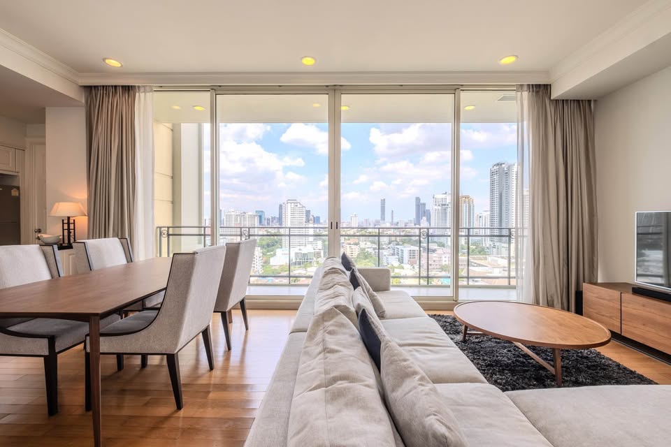 Luxurious 2 beds, 2 baths, 112 sqm condo at Royce Private Residences with high floor city views. For sale at 20,900,000 THB. Contact us today!