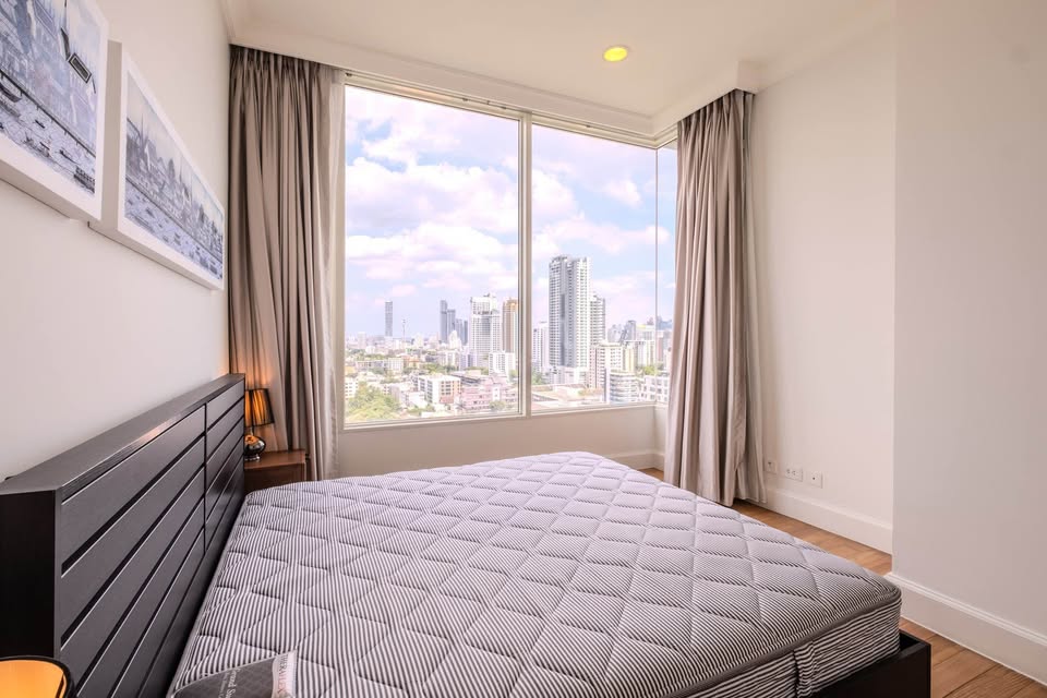 Luxurious 2 beds, 2 baths, 112 sqm condo at Royce Private Residences with high floor city views. For sale at 20,900,000 THB. Contact us today!