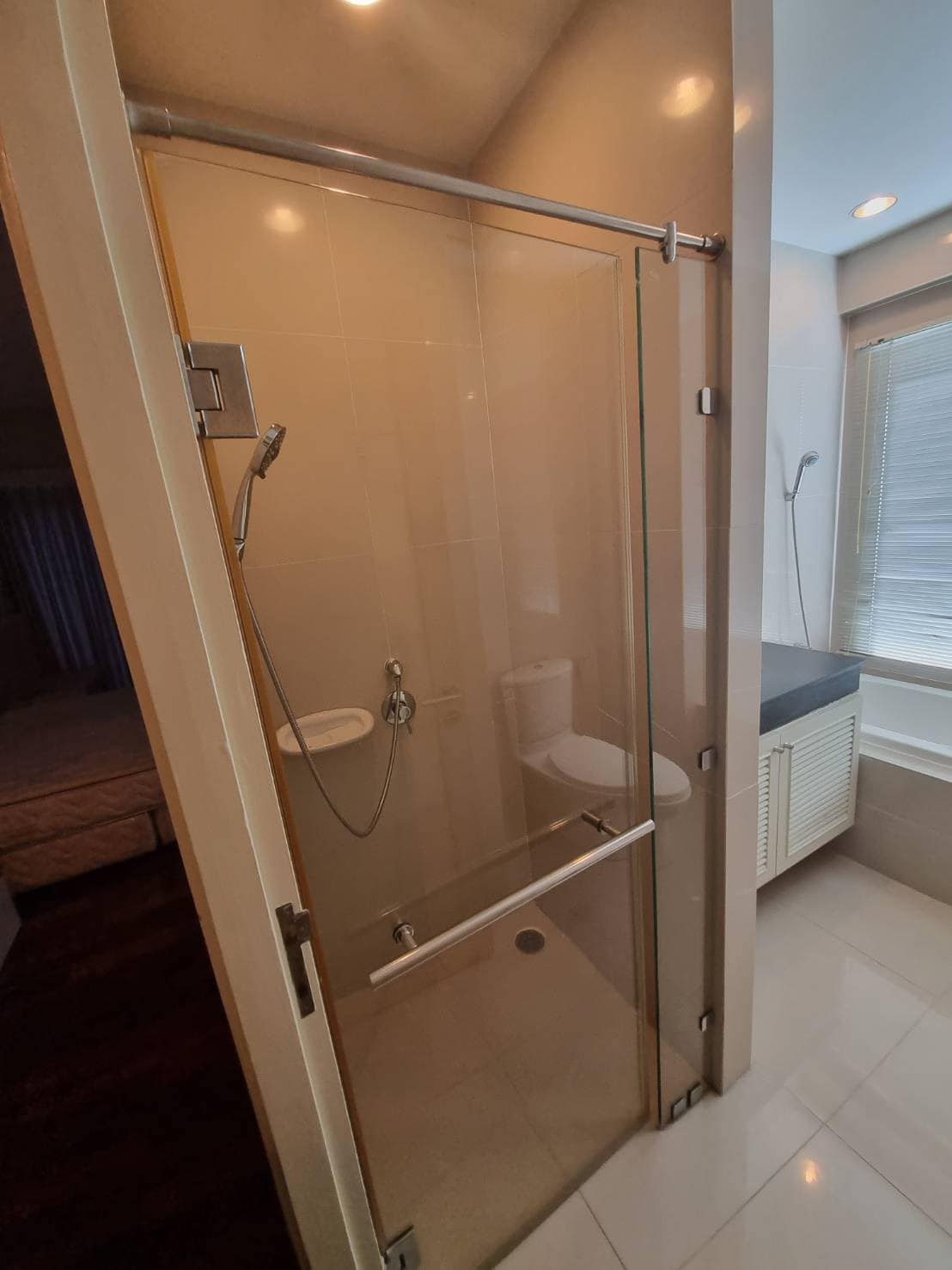 Explore this spacious 2-bed, 2-bath 115 sqm condo at Noble Ora, Thong Lo. Fully furnished, with amenities like a pool and gym. Rent for 55,000 Baht/Month.