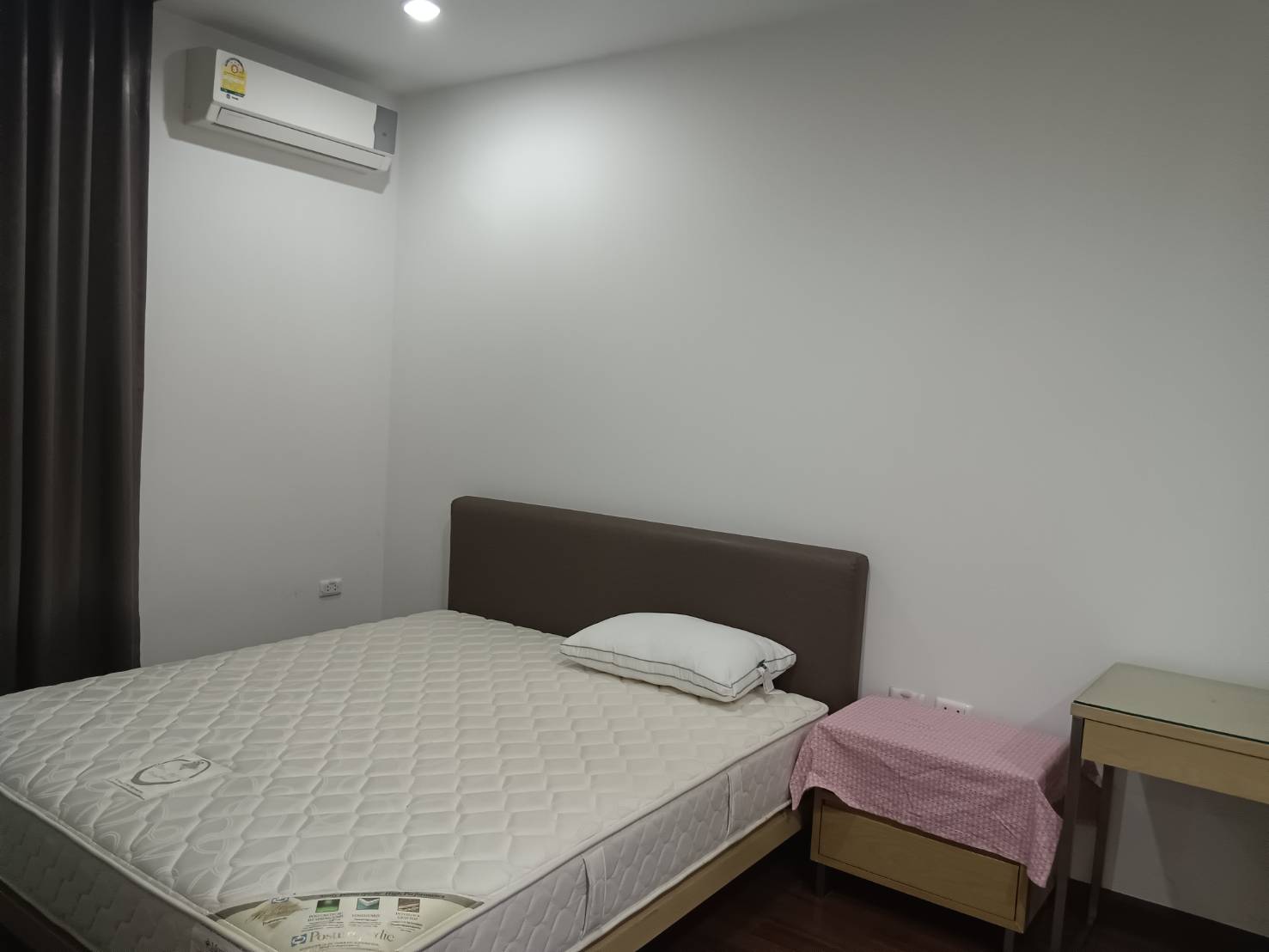 Discover a 1-bedroom, 1-bathroom condo at Supalai Premier Place Asoke. Fully furnished, 50 sqm, south-facing with rooftop pool. Rent for THB 23,000/month.