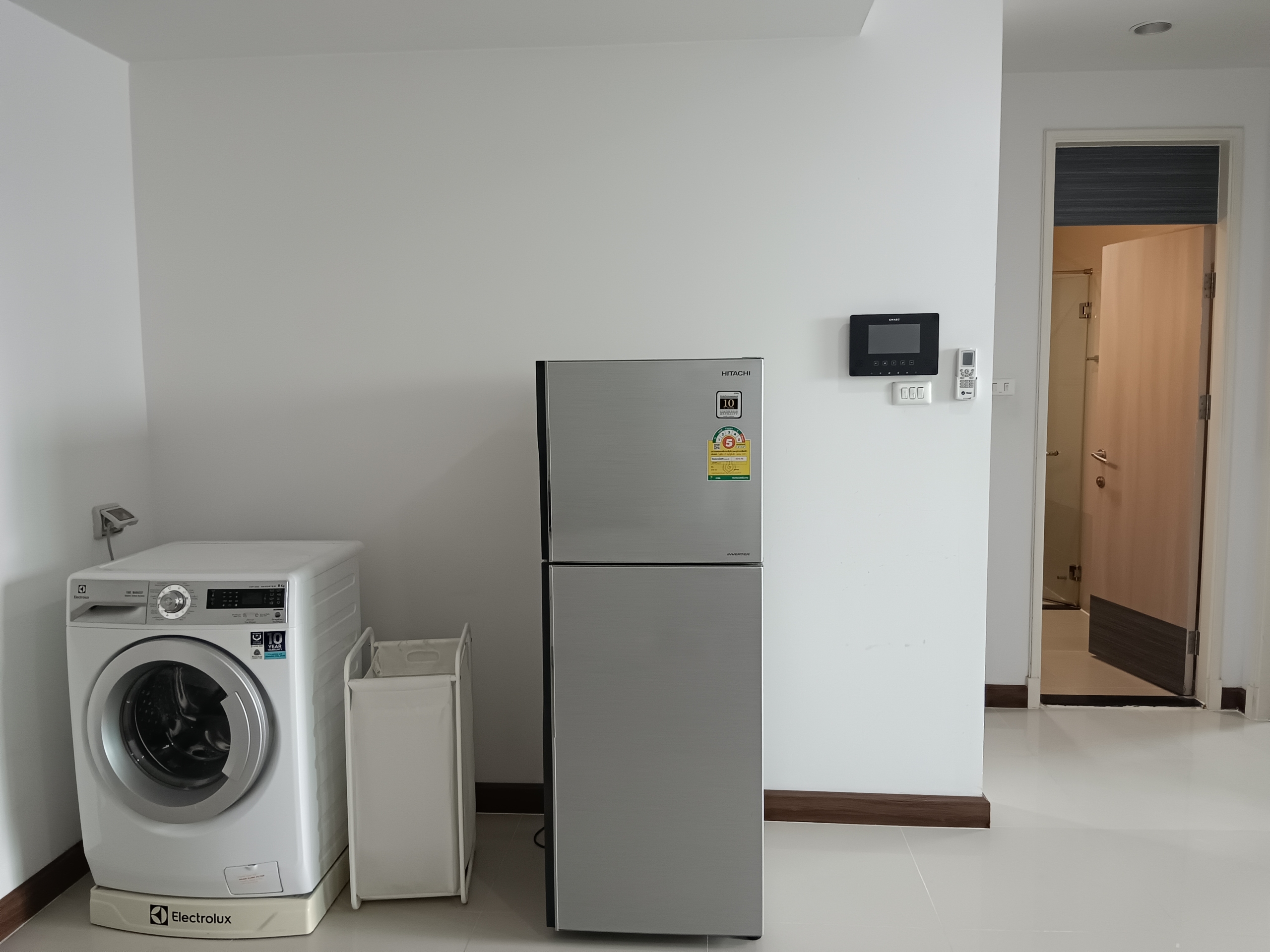 Spacious 2-bedroom 1-bathroom 65 sqm condo at Supalai Premier Place Asoke for rent at THB 30,000/month. Prime location near Asoke BTS & Petchaburi MRT.