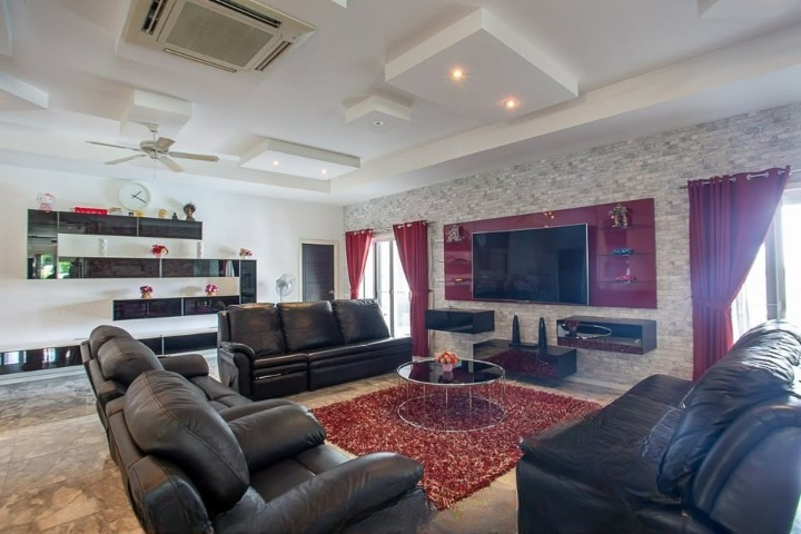 Luxurious 3-bedroom pool villa in Orchid Palm Homes, Hua Hin Soi 88. Fully furnished with private pool and garden. Price: 13,900,000 THB.