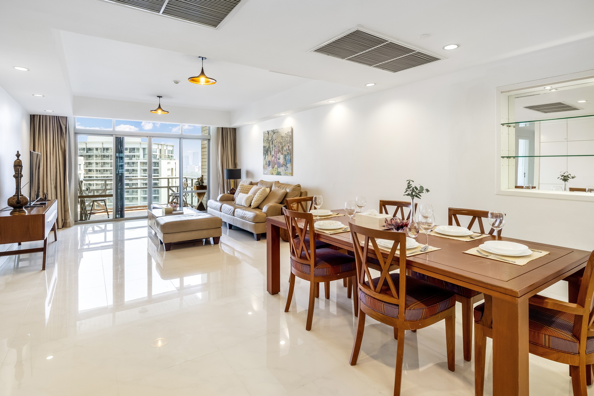 Newly renovated 2+1 bedroom condo at All Seasons Mansion, Ploenchit BTS. Fully furnished, high floor with city views. Rent: 75,000 THB per month.
