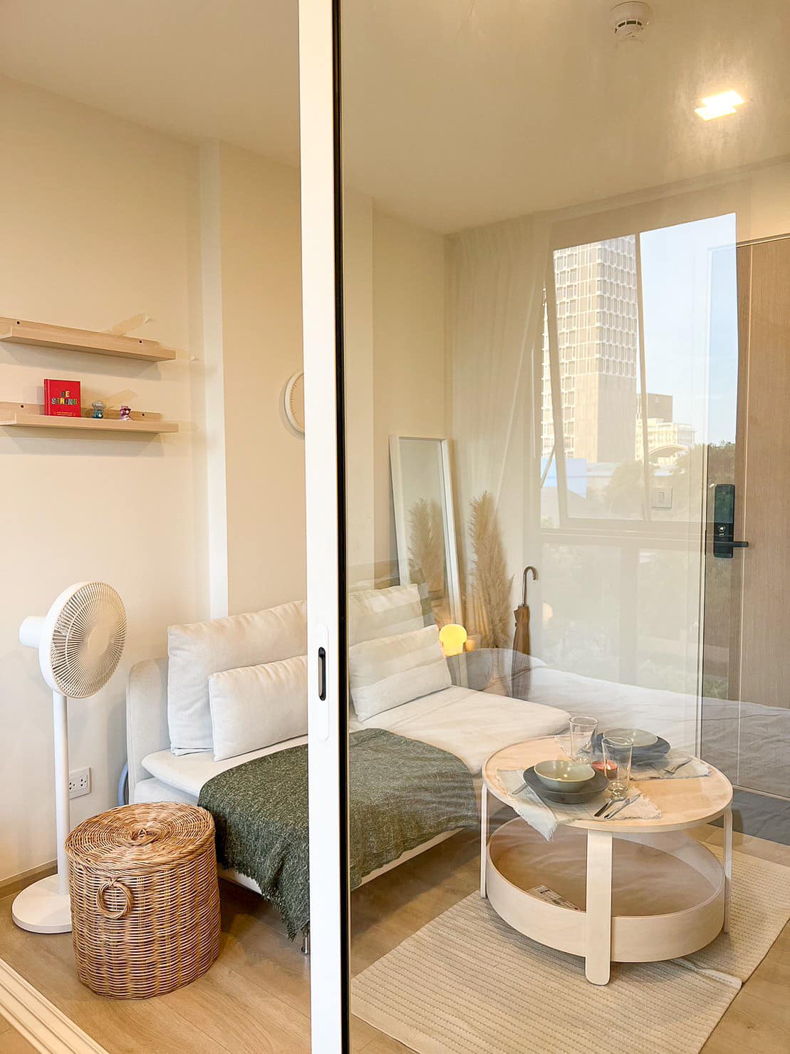 Modern 1-bedroom condo at Chambers On Nut Station. 27 sqm, 5th floor, near BTS On Nut. Sold with tenant, rental 16,000 THB/month. Price: 3.5M THB.