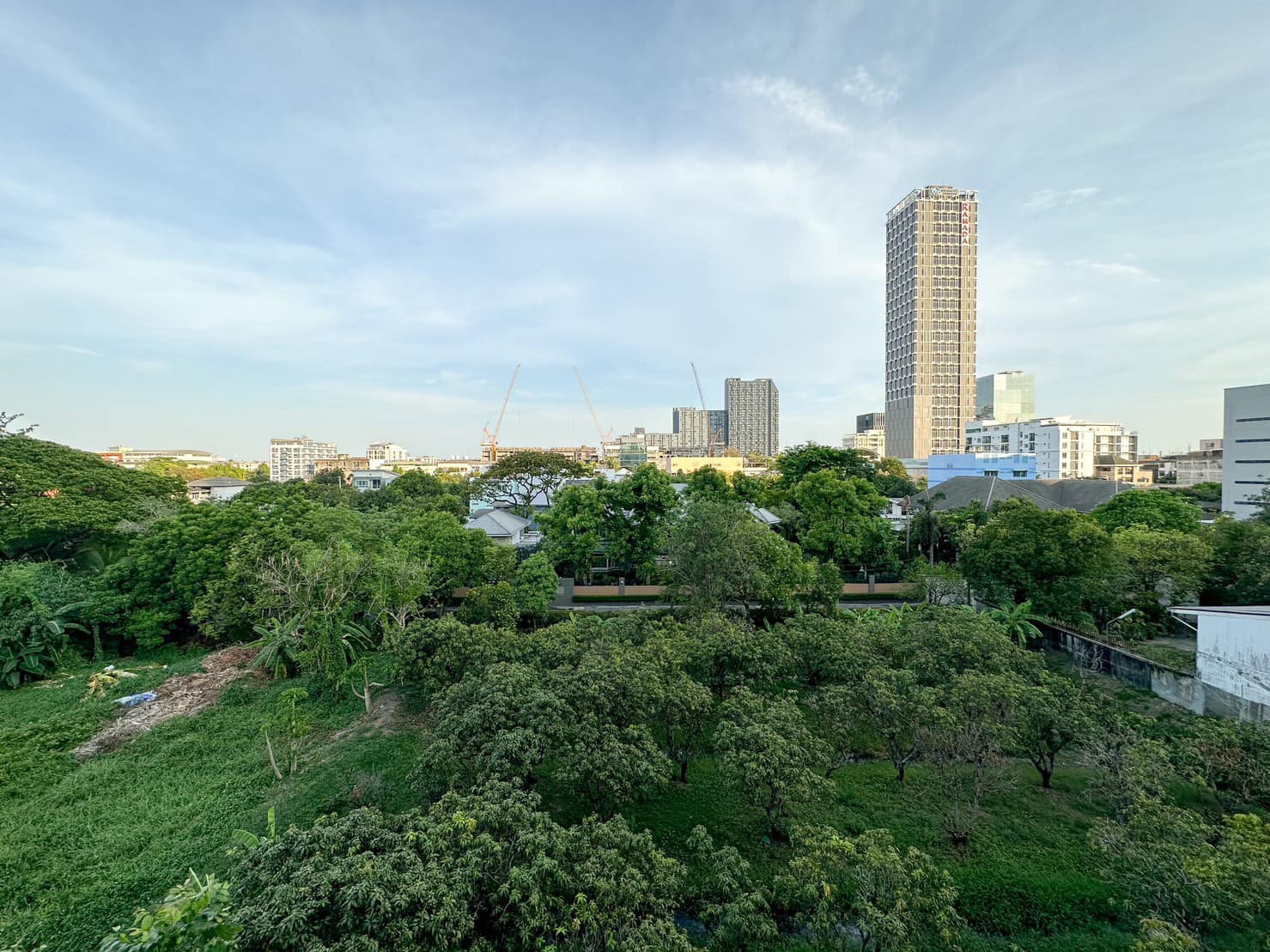 Modern 1-bedroom condo at Chambers On Nut Station. 27 sqm, 5th floor, near BTS On Nut. Sold with tenant, rental 16,000 THB/month. Price: 3.5M THB.