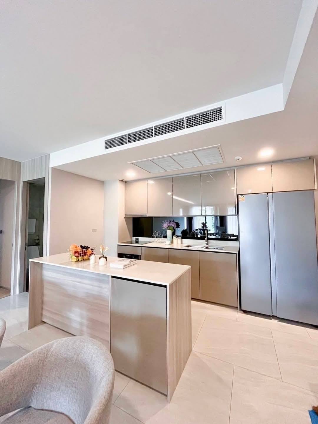 Modern 3-bedroom condo at FYNN Sukhumvit 31. 114 sqm, fully furnished, 4th floor. Near BTS Phrom Phong & The EM District. Rent 105,000 THB/month.
