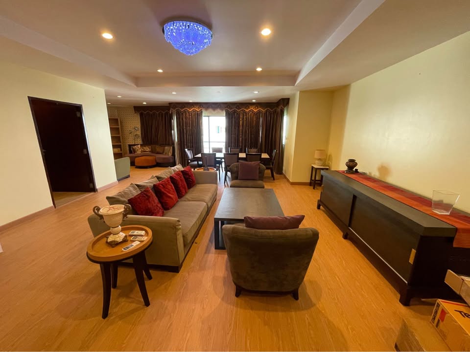 Spacious 3-bedroom condo at Sathorn Gardens. 230 sqm, high floor, near BTS Chong Nonsi. Rent 85,000 THB/month. Fully furnished with luxury facilities.