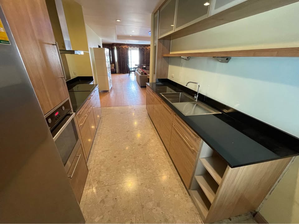 Spacious 3-bedroom condo at Sathorn Gardens. 230 sqm, high floor, near BTS Chong Nonsi. Rent 85,000 THB/month. Fully furnished with luxury facilities.