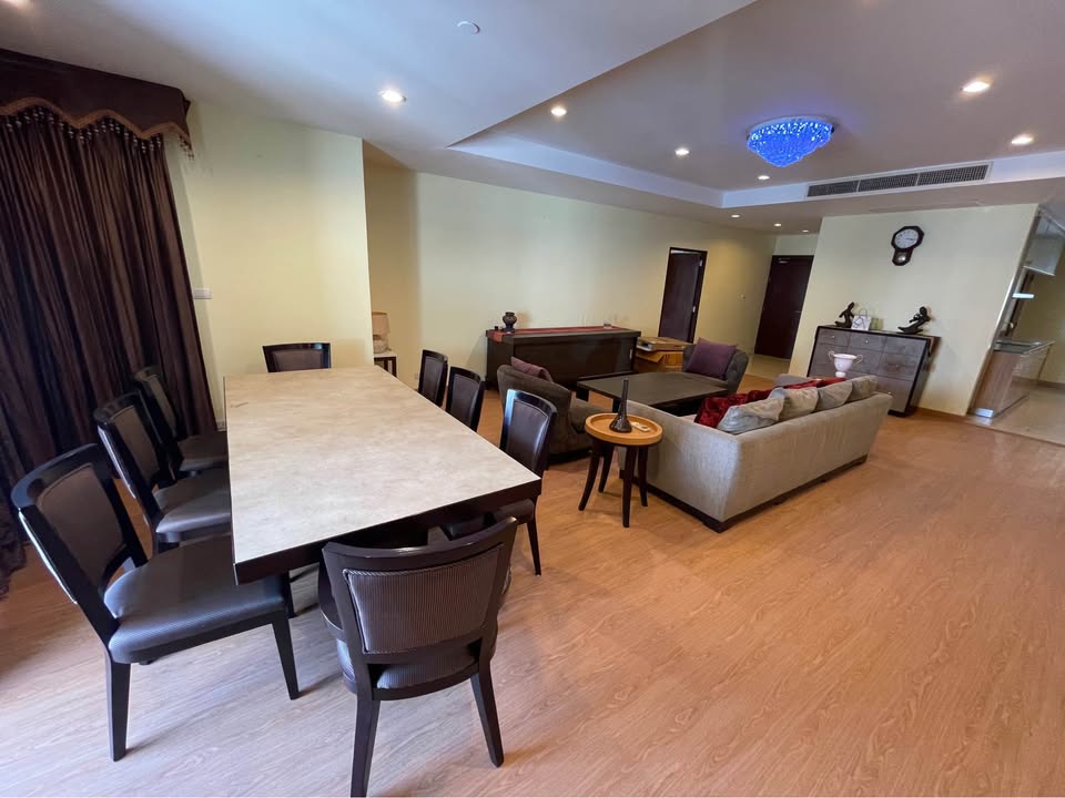 Spacious 3-bedroom condo at Sathorn Gardens. 230 sqm, high floor, near BTS Chong Nonsi. Rent 85,000 THB/month. Fully furnished with luxury facilities.