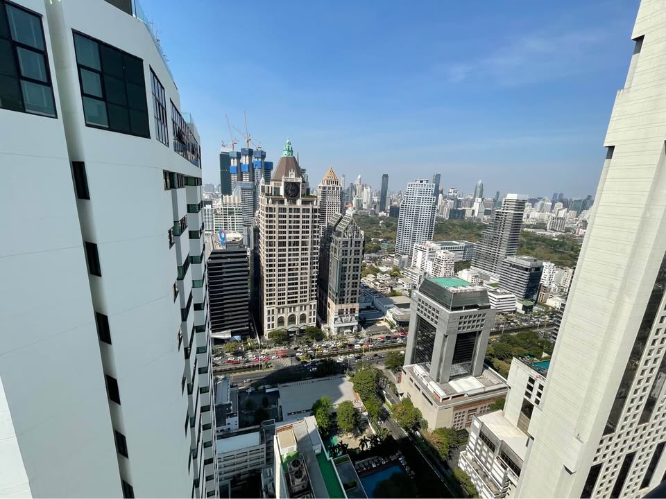 Spacious 3-bedroom condo at Sathorn Gardens. 230 sqm, high floor, near BTS Chong Nonsi. Rent 85,000 THB/month. Fully furnished with luxury facilities.
