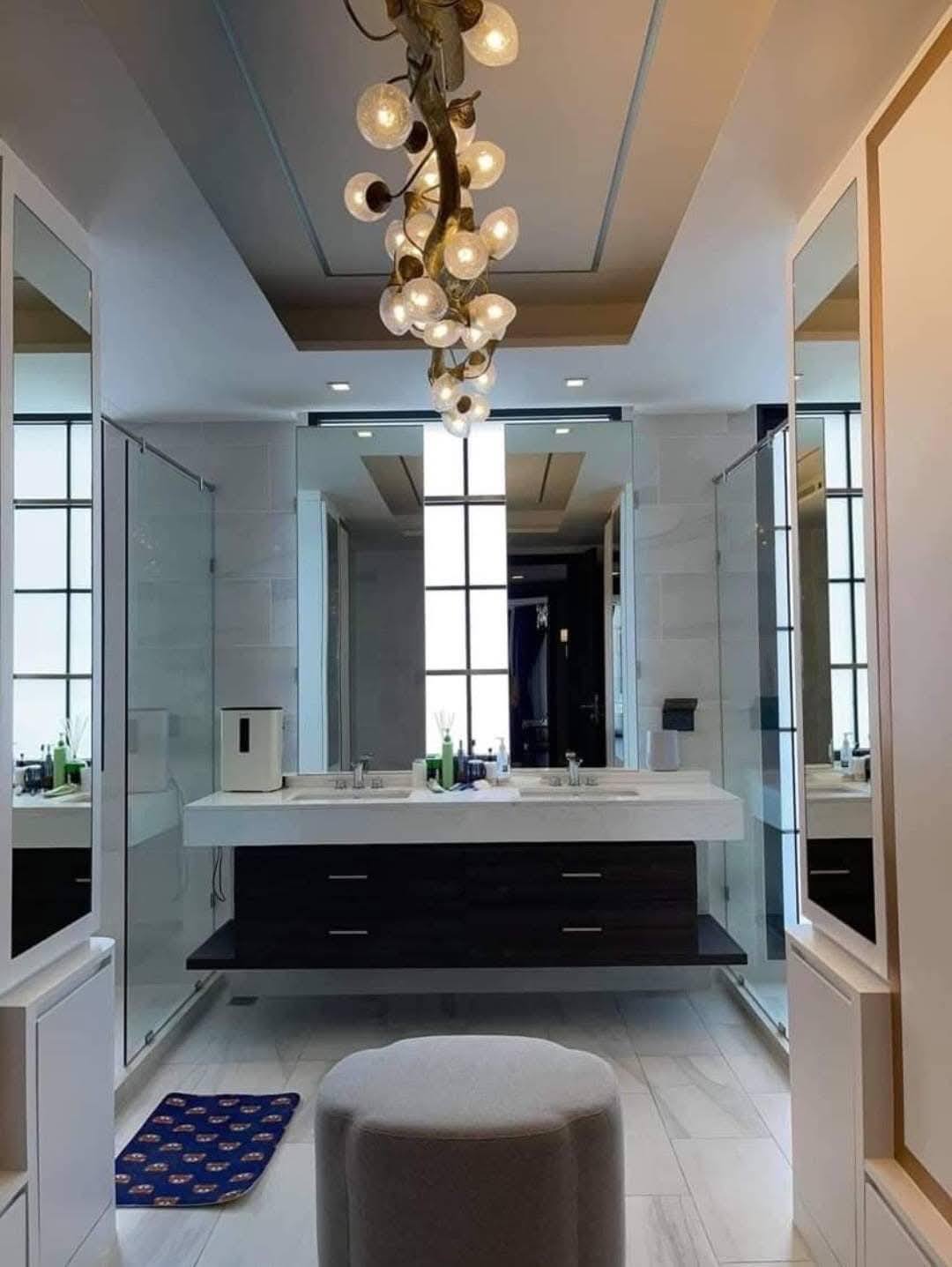 Luxury 4-bedroom townhome at Quarter 31, 425 sqm, pet-friendly with private lift and 4 parking spots. Rent 280,000 THB/month near BTS Phrom Phong.