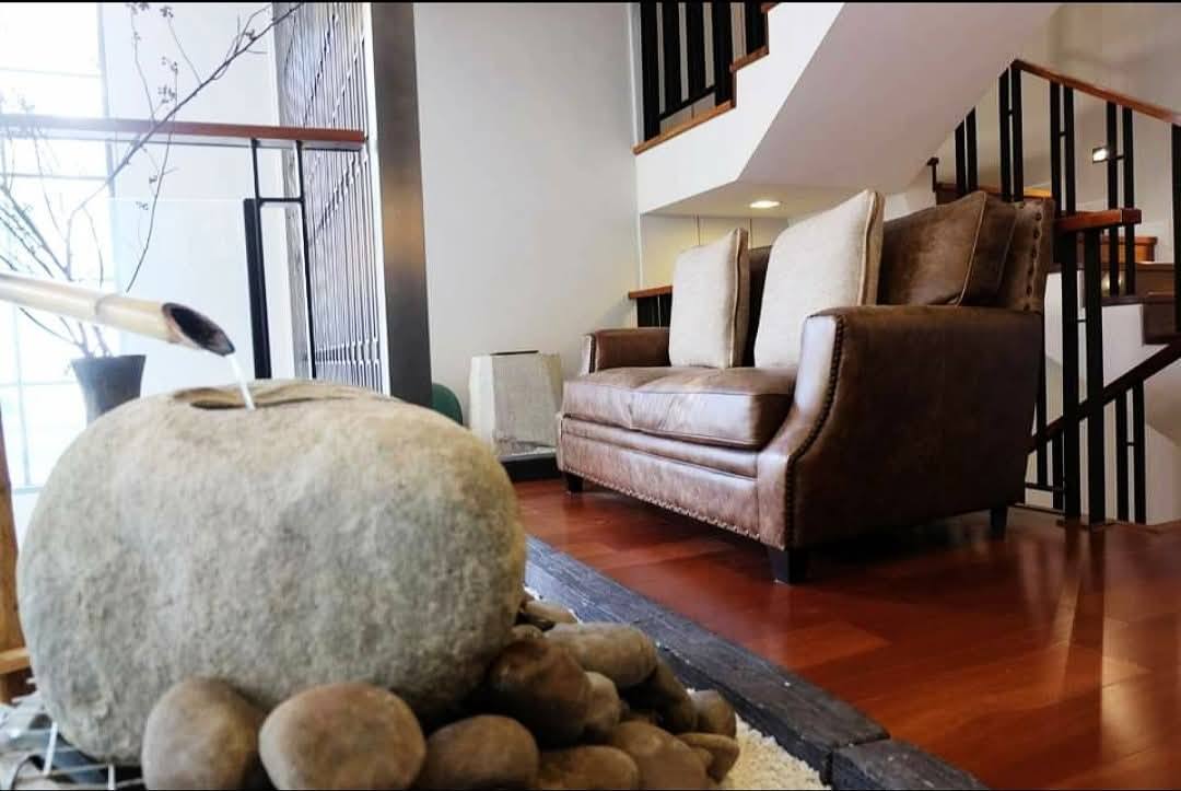 Luxury 4-bedroom townhome at Quarter 31, 425 sqm, pet-friendly with private lift and 4 parking spots. Rent 280,000 THB/month near BTS Phrom Phong.