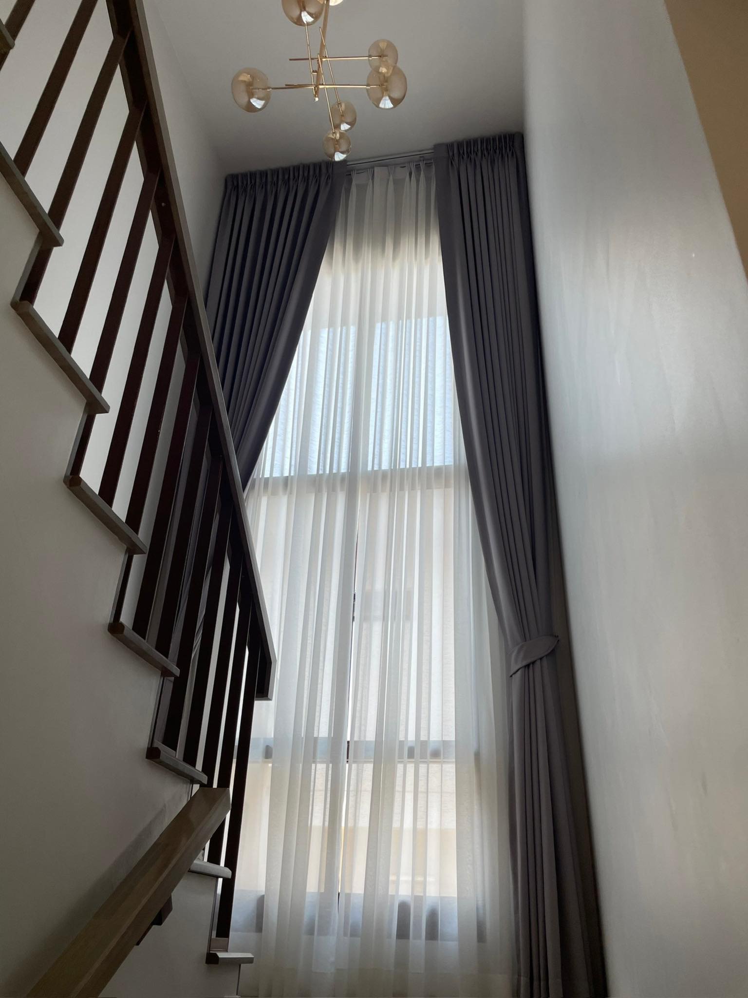 4-bedroom house at Burasiri Krungthep Kreetha, 56 sq.w, fully furnished near Brighton International School. Rent 130,000 THB/month.