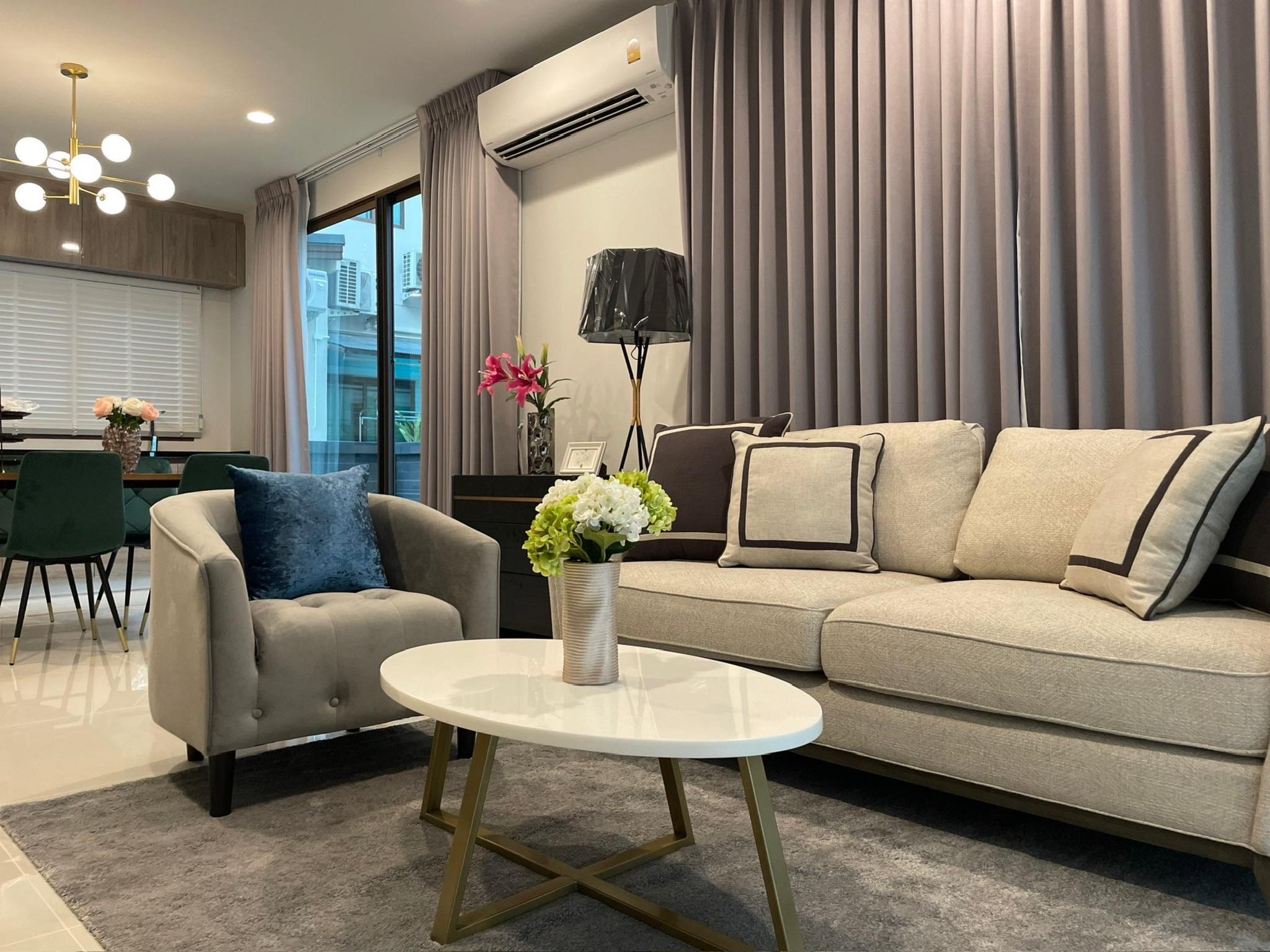 4-bedroom house at Burasiri Krungthep Kreetha, 56 sq.w, fully furnished near Brighton International School. Rent 130,000 THB/month.