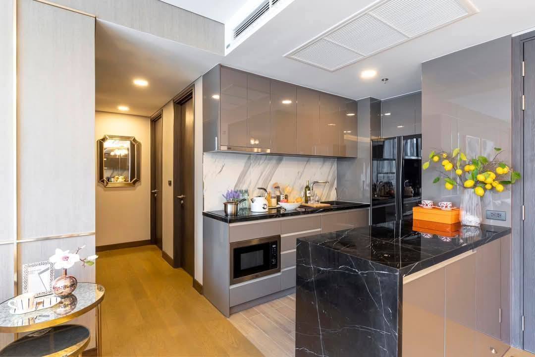 2-Bedrooms 2-Bathrooms 75 sqm Condo at Siamese Exclusive Queens for Rent 80,000 THB/Month. Fully furnished luxury unit near MRT Queen Sirikit Station.