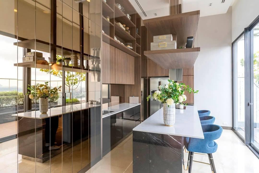 2-Bedrooms 2-Bathrooms 75 sqm Condo at Siamese Exclusive Queens for Rent 80,000 THB/Month. Fully furnished luxury unit near MRT Queen Sirikit Station.