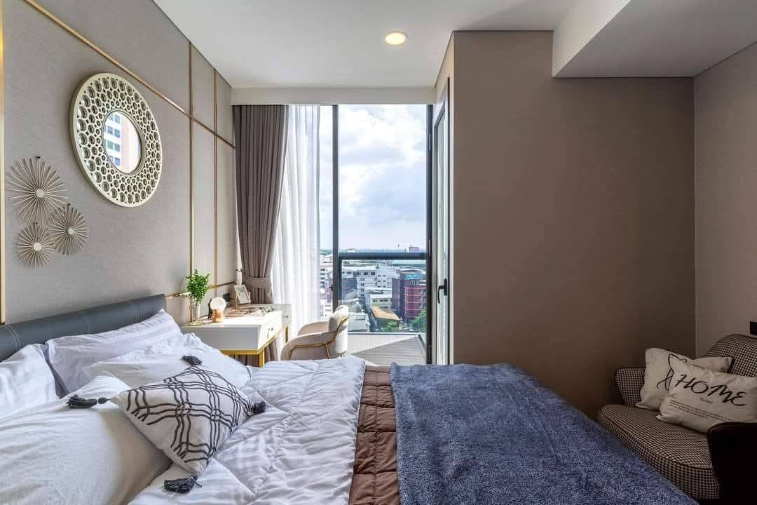 2-Bedrooms 2-Bathrooms 75 sqm Condo at Siamese Exclusive Queens for Rent 80,000 THB/Month. Fully furnished luxury unit near MRT Queen Sirikit Station.