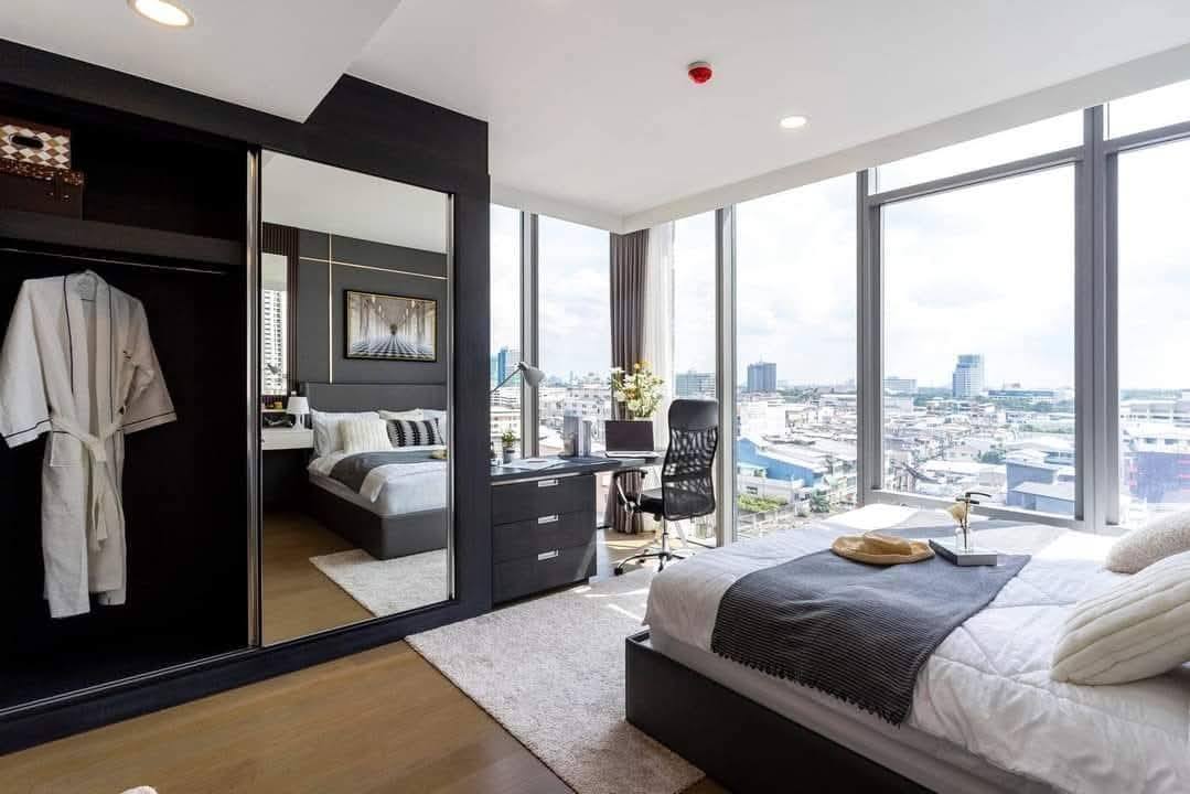 2-Bedrooms 2-Bathrooms 75 sqm Condo at Siamese Exclusive Queens for Rent 80,000 THB/Month. Fully furnished luxury unit near MRT Queen Sirikit Station.