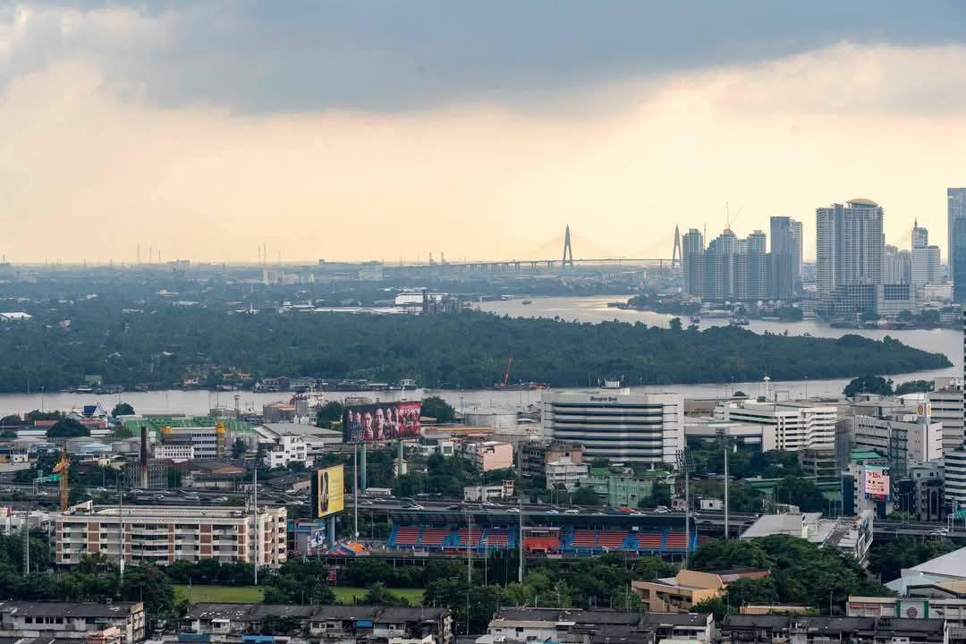 2-Bedrooms 2-Bathrooms 75 sqm Condo at Siamese Exclusive Queens for Rent 80,000 THB/Month. Fully furnished luxury unit near MRT Queen Sirikit Station.