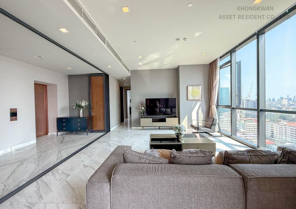 Luxury 2-bed, 3-bath, 125 sqm condo at The Monument Thonglo. Private lift, city views. Rent 150K/month or Buy 39.5M. Near BTS Thonglor. Contact us now!