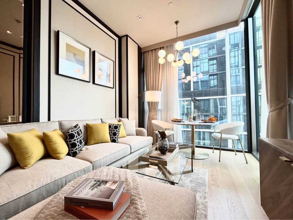 Luxury 1-bedroom 44 sqm condo at 28 Chidlom for rent 55K/month. Fully furnished, modern facilities, prime location near BTS Chidlom. Move-in ready.